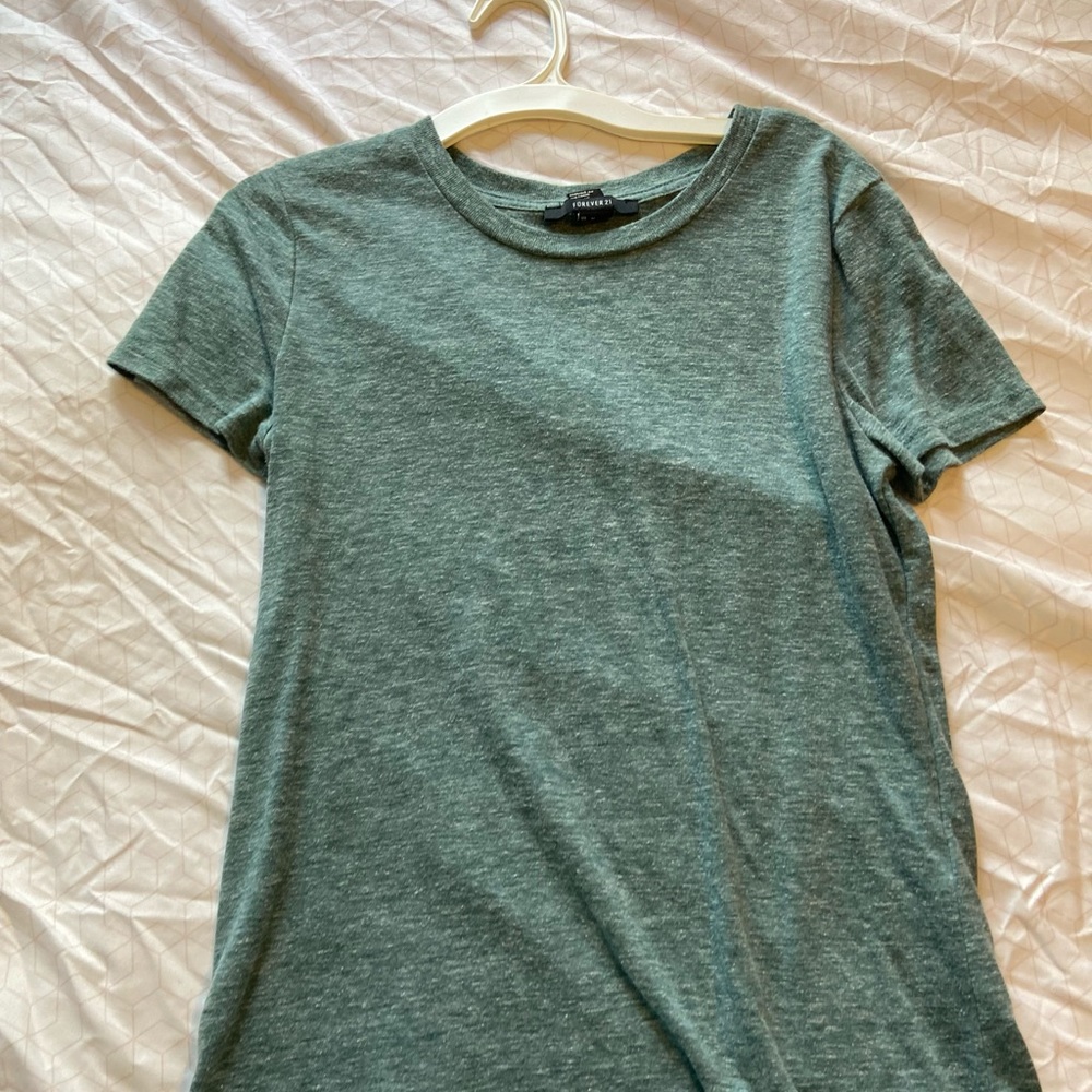 Forever 21 Tee Shirts Bundle